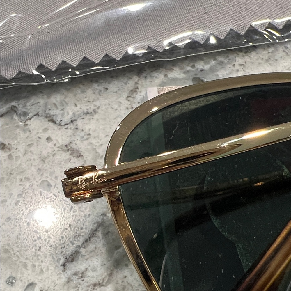 • NWT Ray-Ban Hexagonal Gold Frame with Green Lenses • - Picture 5 of 11
